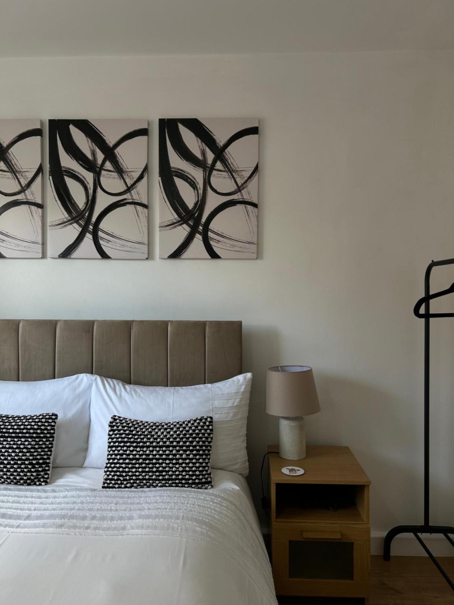 No6 Overnight Stays Free Onsite Parking Hindlip Екстериор снимка